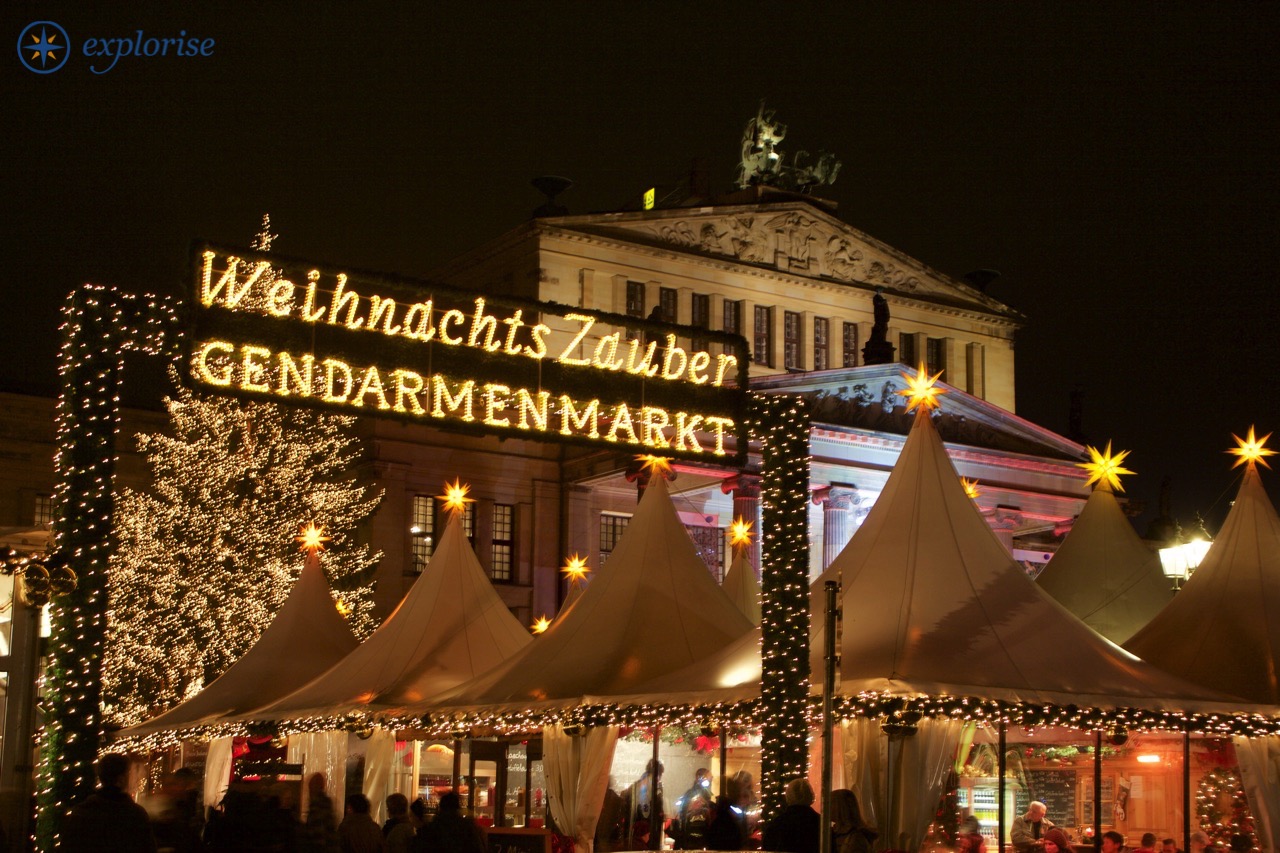Weihnachtsmarkt am Gendarmenmarkt. Lev Khesin © Grebennikov Verlag